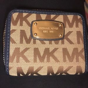 Michael Kors Signature wallet